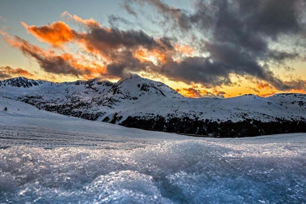 R Valle De Incles-Grandvalira Free Parking Canillo Bagian luar foto