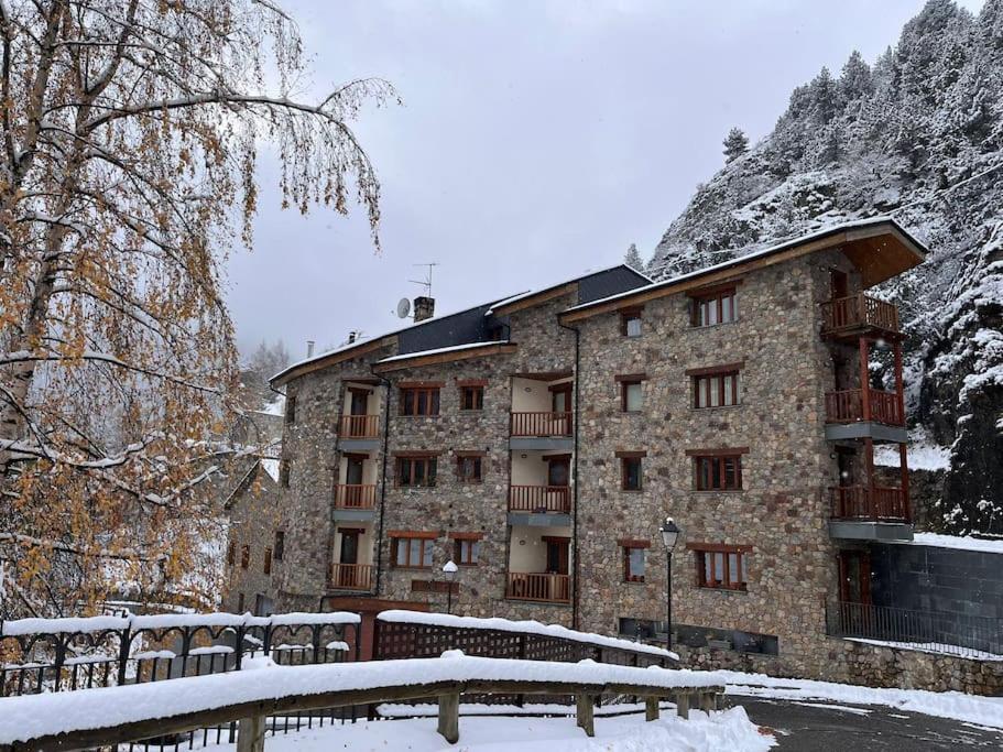 R Valle De Incles-Grandvalira Free Parking Canillo Bagian luar foto